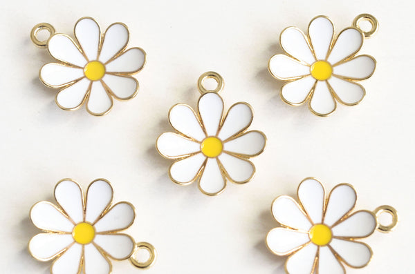 White Daisy Flower Charms, Enamel On Gold Toned Metal, 19mm x 15mm - 4 pieces (1177)